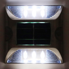 China Solar Road Studs With Reflector Manufacturer 